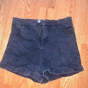 BRANDY MELVILLE BLACK DENIM SHORTS SIZE SMALL